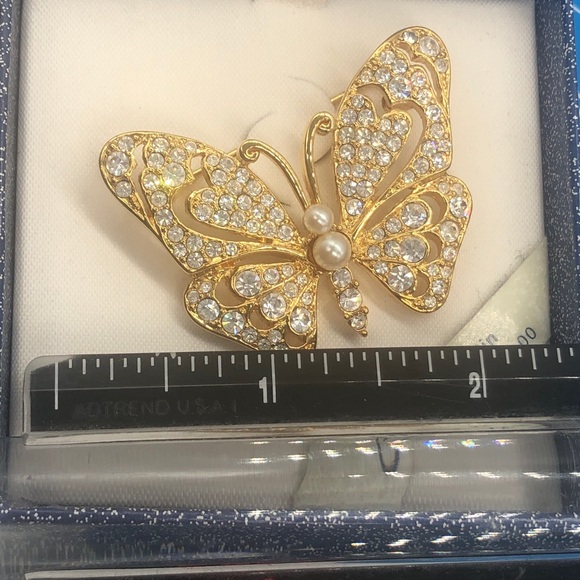 Monet vintage/new “Spring Delights” butterfly brooch in original Monet gift box - Picture 6 of 6